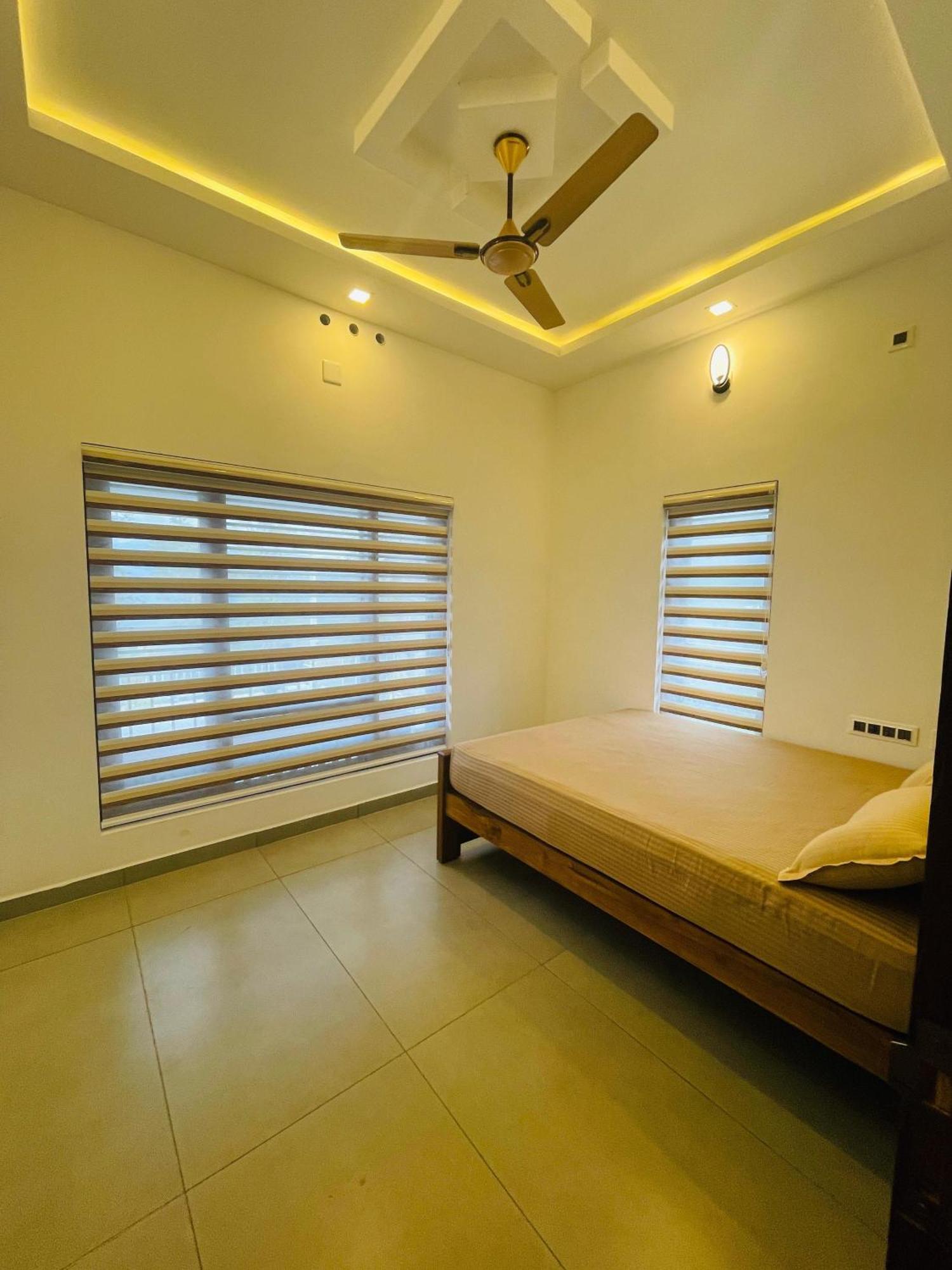 M R Holiday Home Vagamon Buitenkant foto